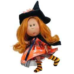 Poupée Nines d’Onil 23 cm – Little Mia Halloween aux cheveux roux ondulés (Sorcière)