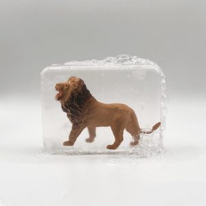 Savon avec figurine lion 1