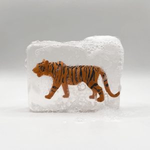 Savon avec figurine tigre
